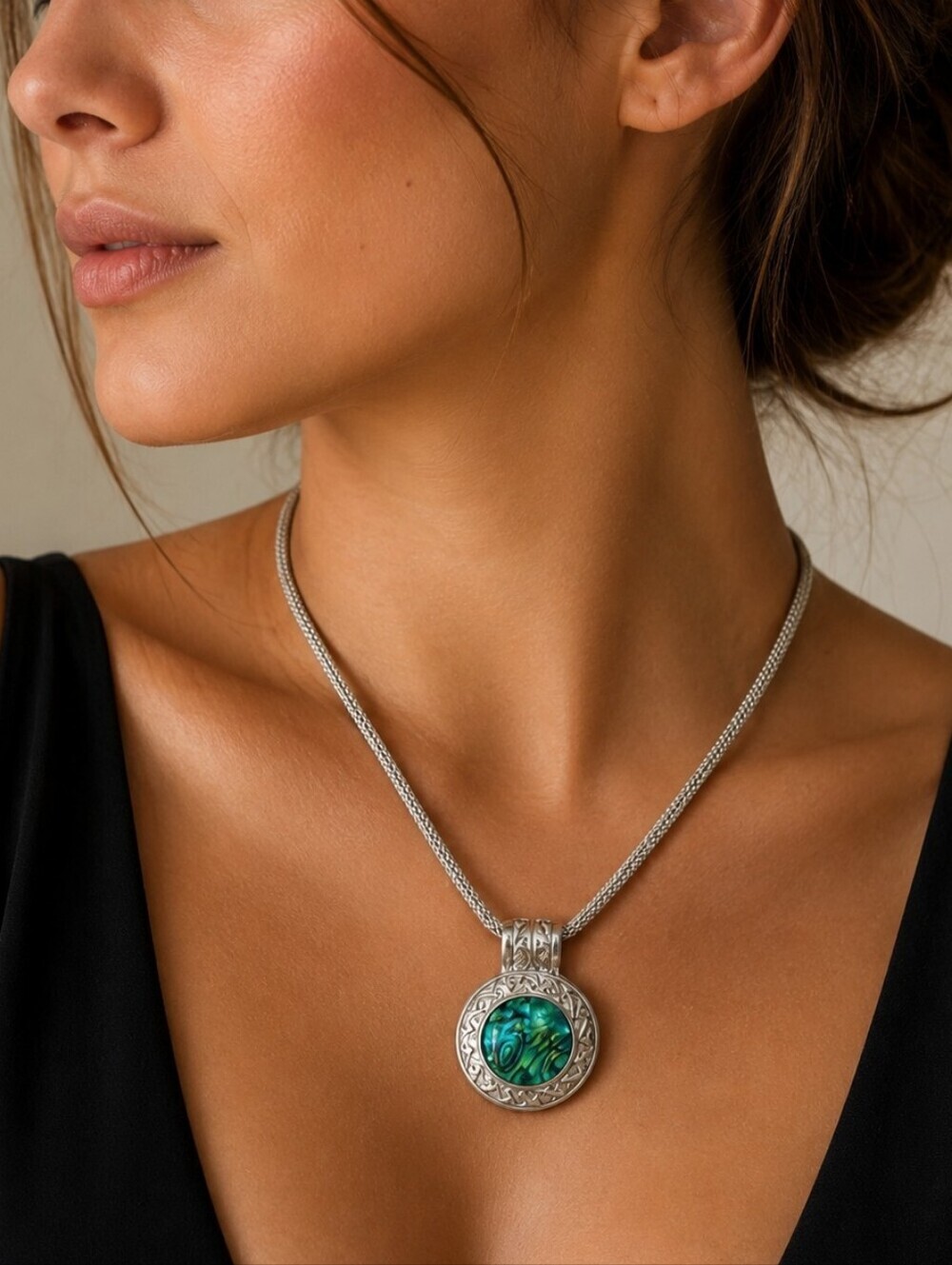 VTG ROMAN 1970s Abalone Shell Pendant Mesh Chain Unisex Necklace